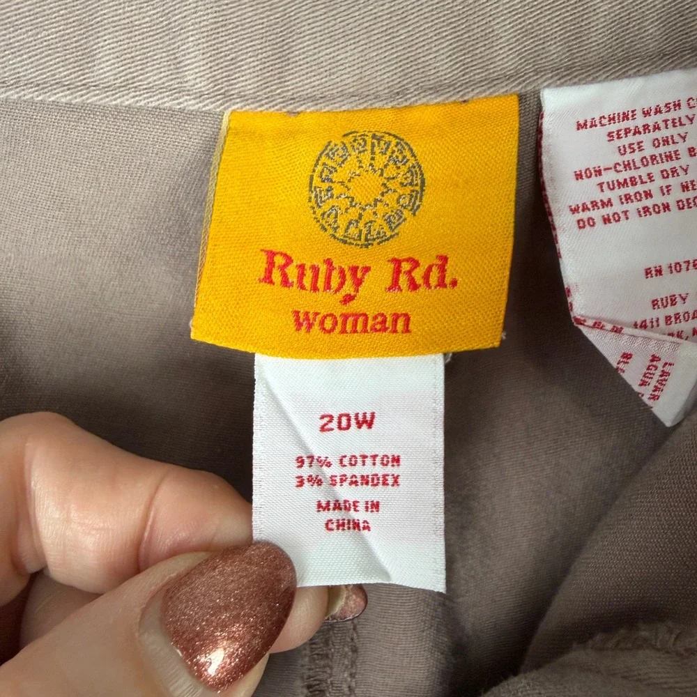 Ruby Rd Woman's 20W Taupe Brown Embellished Straight Leg Crop Pants Elastic Back - Picture 7 of 8